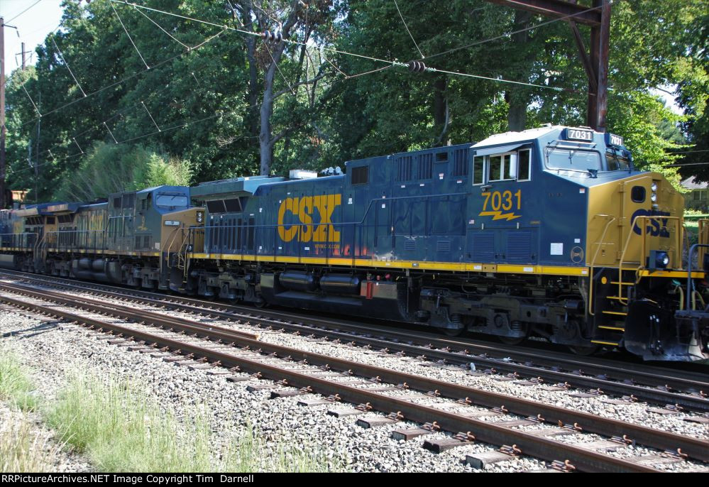 CSX 7031 on X404